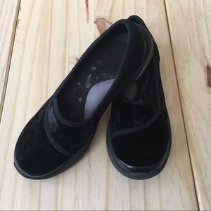 Bzees Black Velvet Lakeside Flats //  Slip-ons